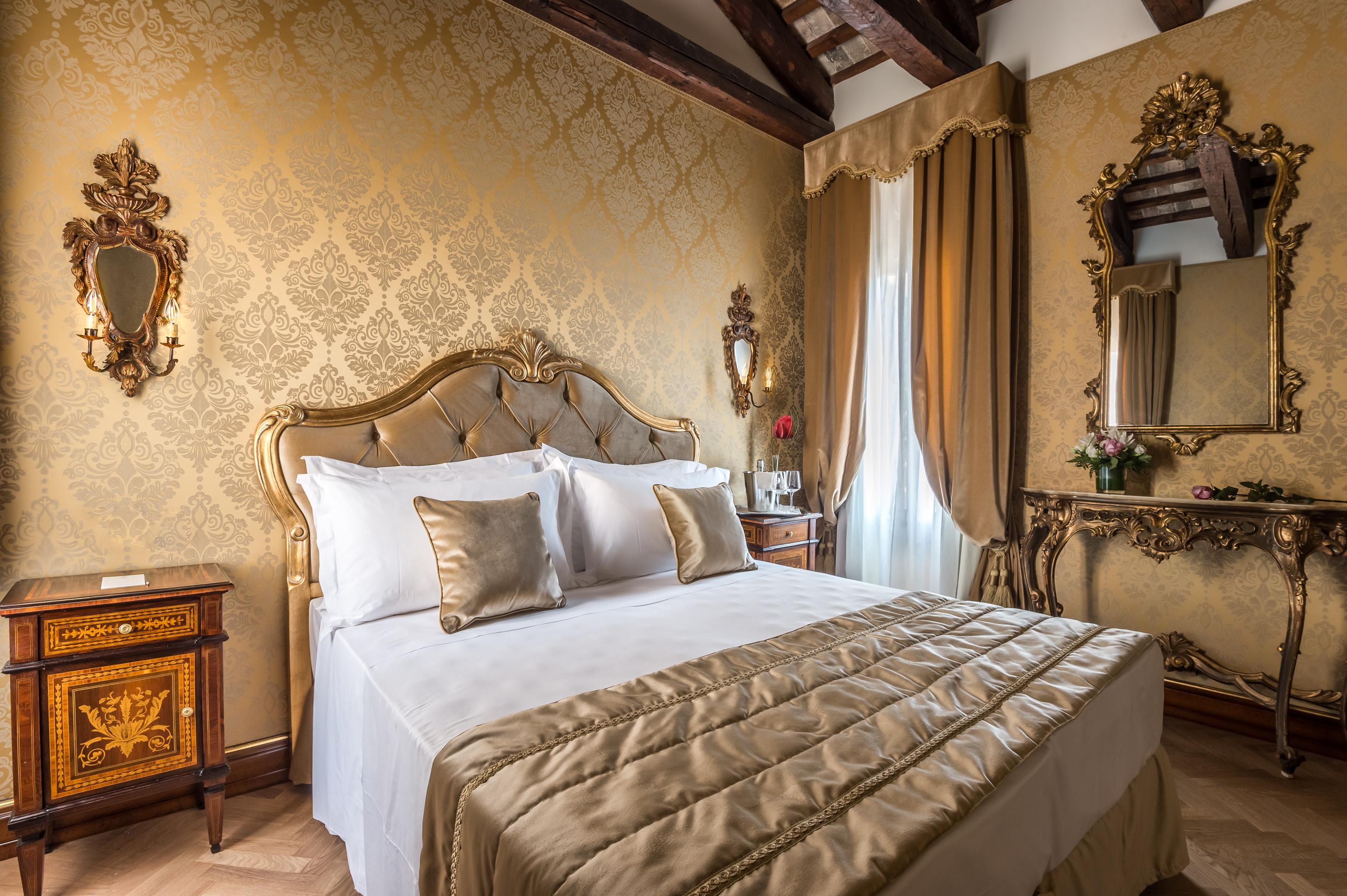 Hotel Nani Mocenigo Palace Венеция Екстериор снимка A room at the Hotel Excelsior
