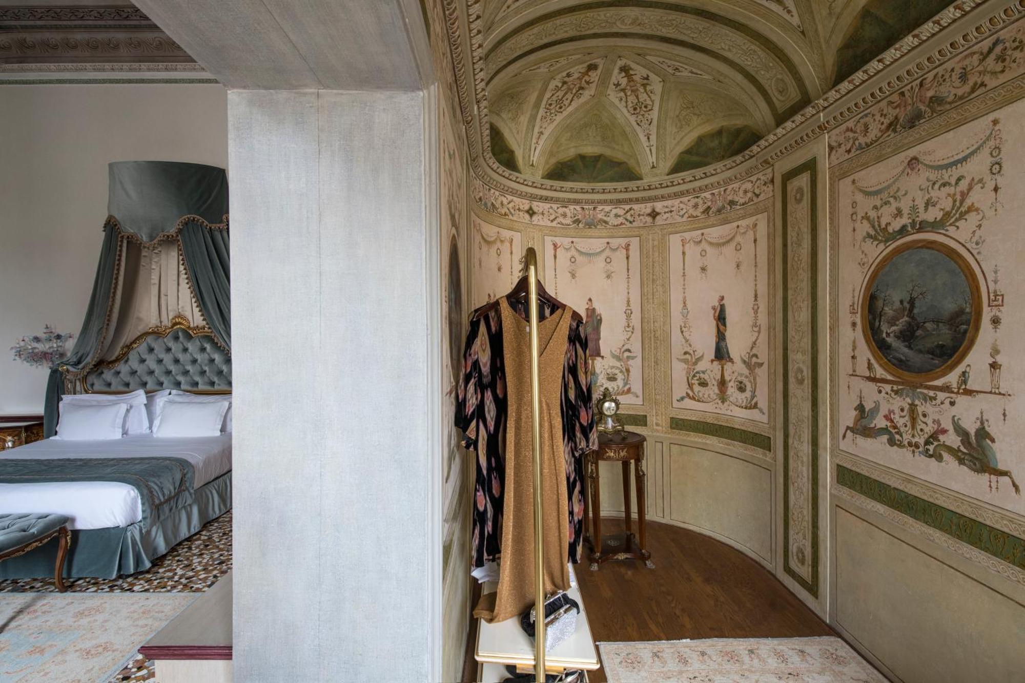Hotel Nani Mocenigo Palace Венеция Екстериор снимка A room at the hotel
